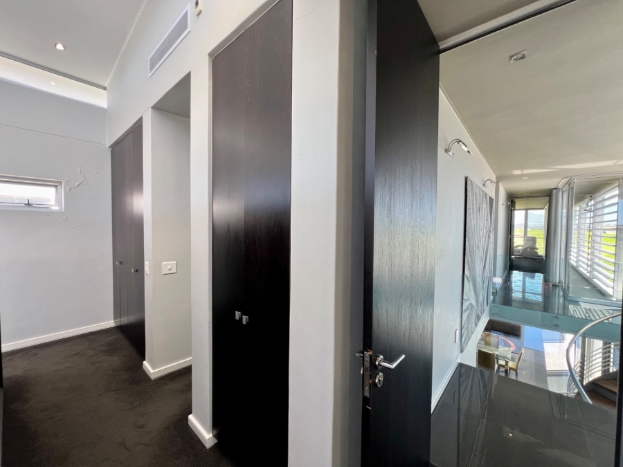 5 Bedroom Property for Sale in Oubaai Western Cape